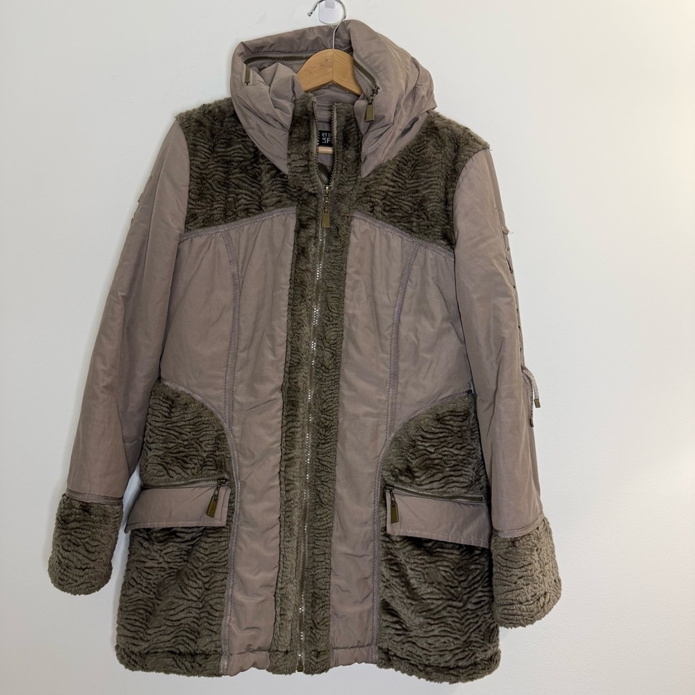 Women's Et Dieu Crea La Femme Olive Green Hooded Jacket.
